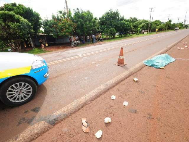 Ciclista morre atropelado por moto em avenida no Indubrasil