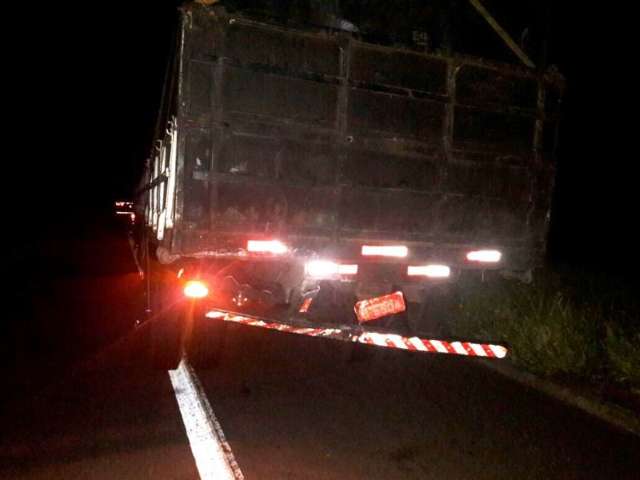 Homem e crian&ccedil;a morrem carbonizados em acidente