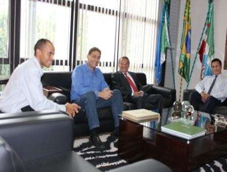 Bernal discute com TJ pedido para Prefeitura combater dengue em im&oacute;veis fechados