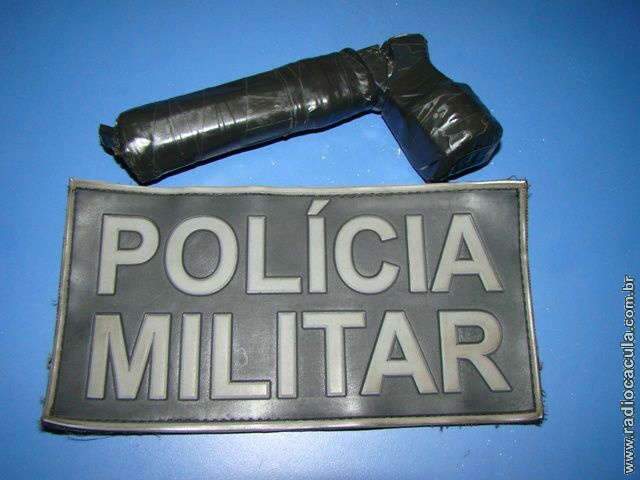  Homem &eacute; preso com simulacro de arma em bar de Tr&ecirc;s Lagoas