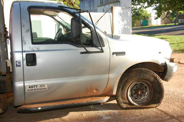  PM troca tiros com bandido e recupera caminhonete furtada em Campo Grande 