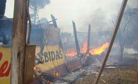 Um m&ecirc;s ap&oacute;s inc&ecirc;ndio com 6 mortes, sobrevivente muda de cidade