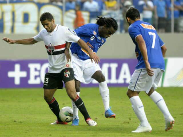  S&atilde;o Paulo quebra invencibilidade do Cruzeiro com vit&oacute;ria por 3 a 2