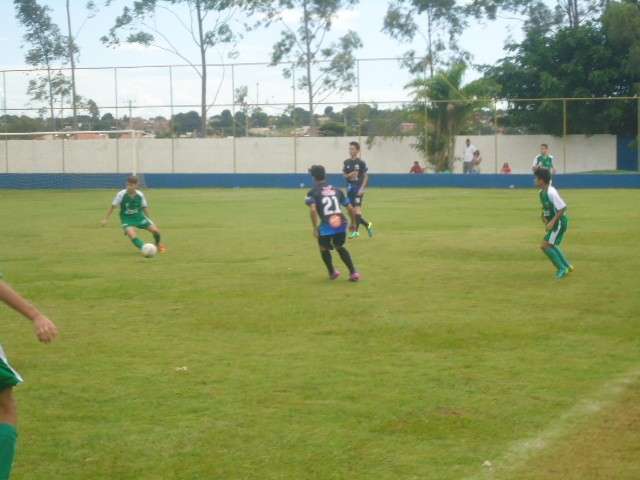 Copa Pelezinho de futebol tem oito jogos amanh&atilde; e domingo no Los Angeles