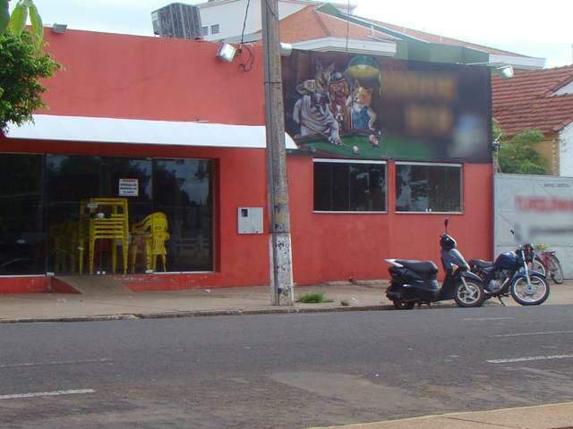  Dois jovens ficam feridos ap&oacute;s atentado em bar de Tr&ecirc;s Lagoas