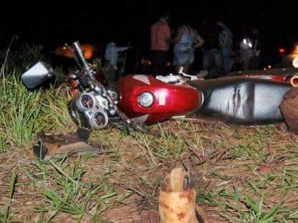 Motociclista morre ap&oacute;s colidir de frente com carro de passeio 