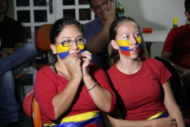 Frustradas, colombianas v&atilde;o a forra e prometem torcer para Alemanha
