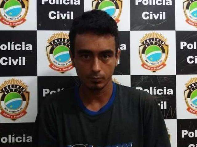 Procurado por estupro &eacute; preso com pornografia infantil no celular