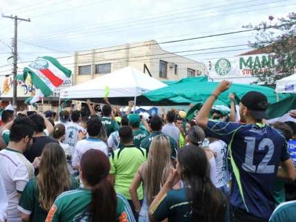 Campo-grandenses se emocionam em comemoração a título do Palmeiras