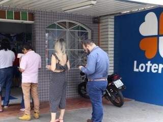 Mega-Sena pode pagar R$ 2 milh&otilde;es nesta quarta-feira no 1&ordm; sorteio de 2019