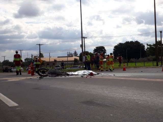 Caminh&atilde;o atropela moto e v&iacute;tima morre carbonizada na BR-163