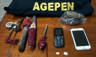 Armas artesanais, celulares e drogas também foram encontrados (Foto: Divulgação/ Agepen)