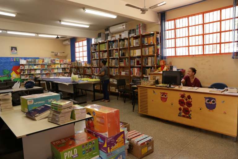 Biblioteca da escola Padre Tomaz Ghirardelli. (Foto: Kisie Ainoã)