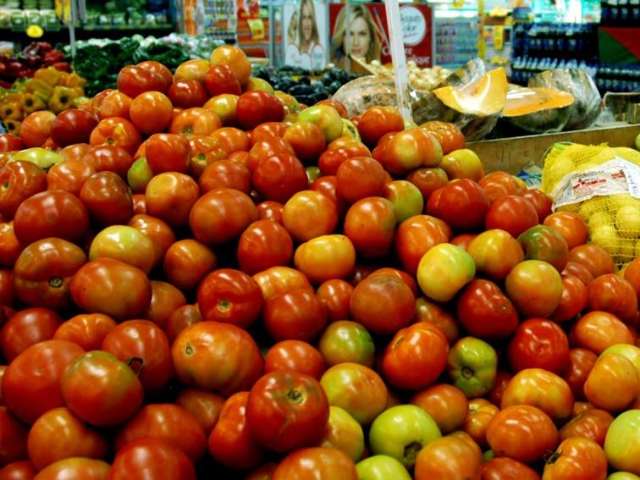 Alimentos podem ter primeira defla&ccedil;&atilde;o anual em 11 anos, desde 2006