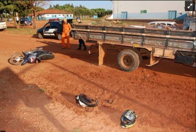 Crian&ccedil;a de cinco anos fica em estado grave ao ser arremessada de moto