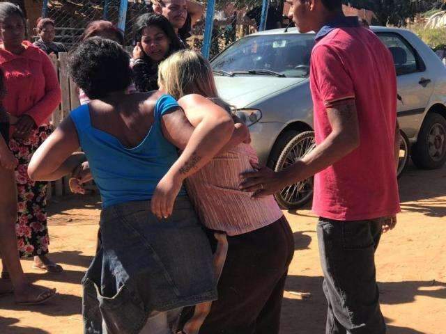 Adolescente &eacute; morto em casa depois de cobrar d&iacute;vida de R$ 400,00