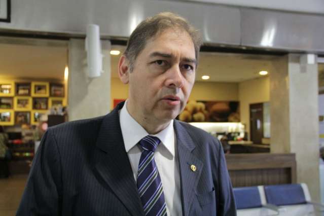 Bernal retorna a SP na tentativa de retirar Capital da lista de devedores