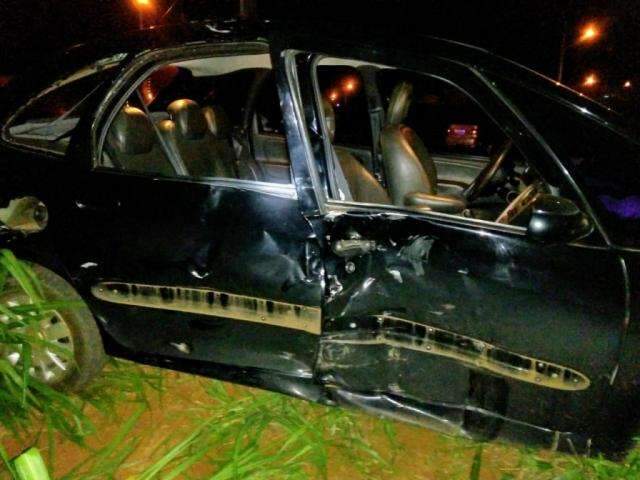 Crian&ccedil;a de 10 anos fica em estado grave ap&oacute;s batida entre carro e moto