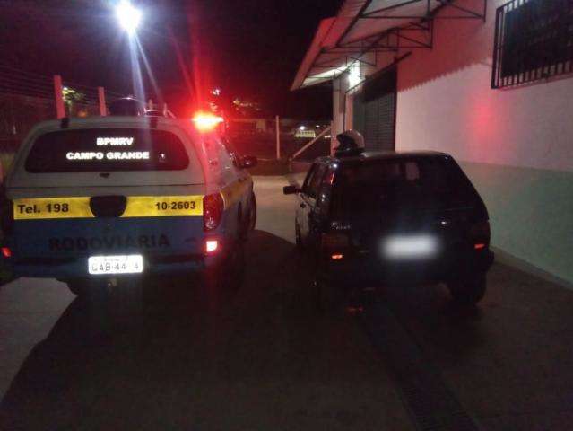 Suspeito abandona ve&iacute;culo roubado durante persegui&ccedil;&atilde;o em munic&iacute;pio 