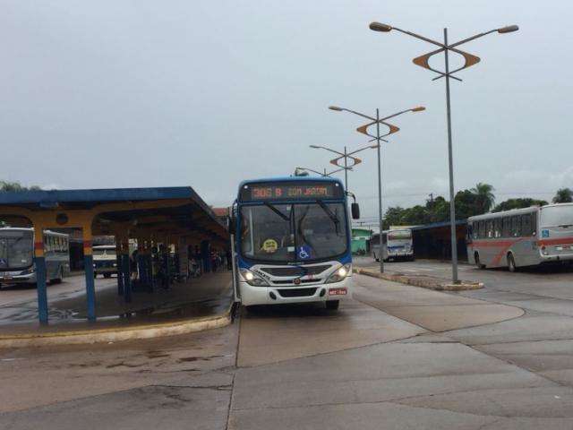 Seguran&ccedil;a resgata irm&atilde;s de 5 e 10 anos perdidas em terminal de &ocirc;nibus