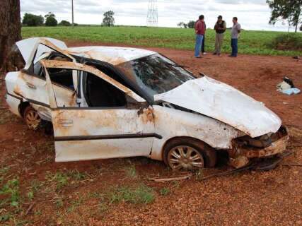  Bebê morre em acidente entre carro e carreta na BR-163 em Caarapó