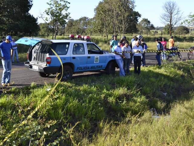 Per&iacute;cia s&oacute; chegou ao local de crime 2h ap&oacute;s corpos serem encontrados
