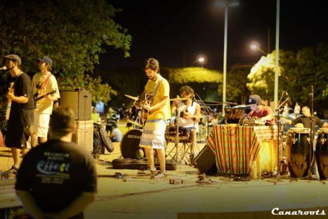 Som da Concha deste domingo apresenta com as bandas Ch&aacute; Noise e Canarrots