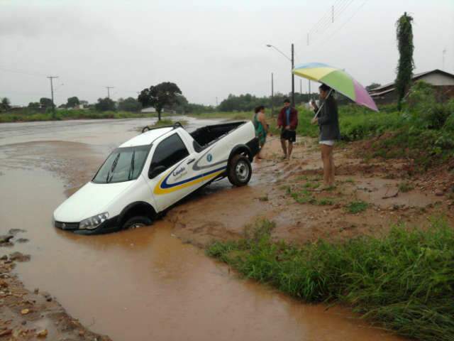  Tr&ecirc;s Lagoas tamb&eacute;m registra estragos pela chuva deste s&aacute;bado