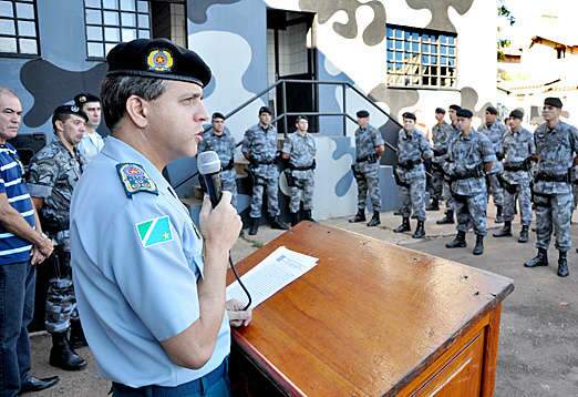  Comando da PM homenageia 21 policiais que atuaram em pris&otilde;es de assaltantes