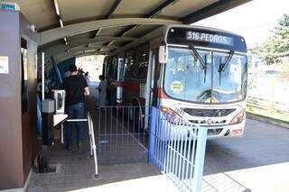 Reajuste da tarifa de ônibus foi suspenso pelo TCE. (Foto: Arquivo)