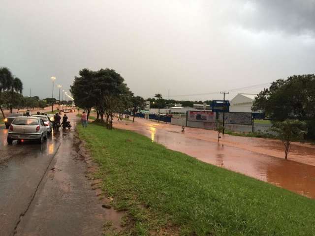 Prefeito lamenta chuva em abril, culpa a&ccedil;&atilde;o do homem e falta de manuten&ccedil;&atilde;o