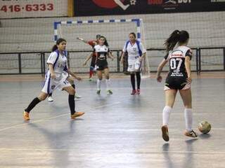 Torneio de futsal feminino ocorre em Dourados (Foto: Dourados Esportivo)