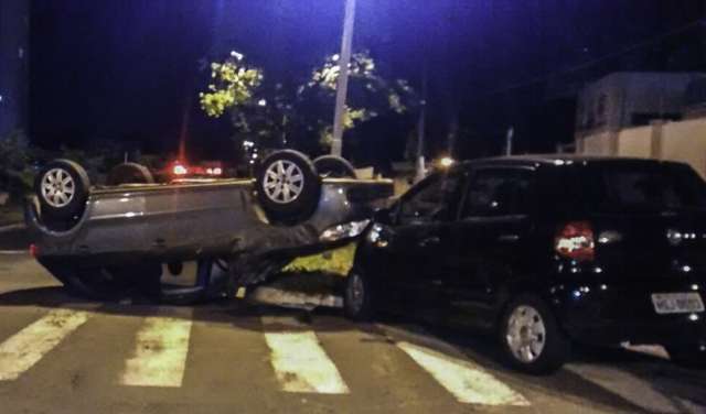 Em menos de 30 horas, tr&ecirc;s carros capotam em Campo Grande