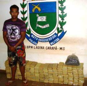  Pol&iacute;cia apreende 156 kg de maconha em Laguna Carap&atilde;