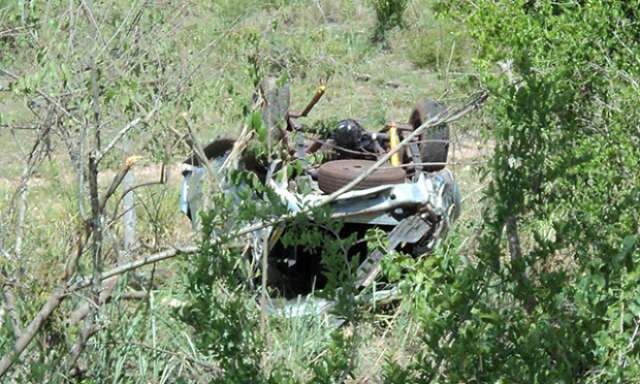  Capotagem de caminhonete deixa duas pessoas mortas na BR-262