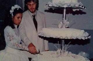 Maira e Adilson, em julho de 1991. Foram sete meses entre namoro, noivado e casamento. (Foto: Arquivo Pessoal)
