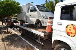 De acordo com testemunhas, veículo Chana estava estacionado na contramão (Foto: Vanderlei Aparecido)