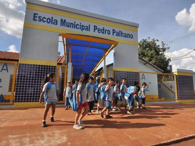 Prevendo escolas vazias, secret&aacute;rio suspende aulas a partir de segunda