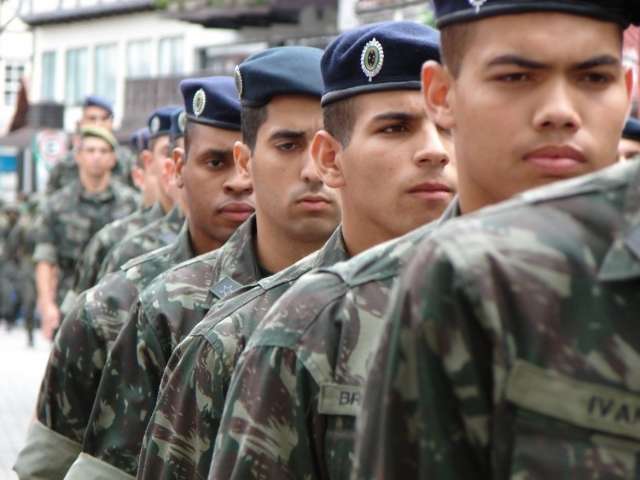 Problemas da gest&atilde;o de Bernal atingem at&eacute; a Junta de Servi&ccedil;o Militar