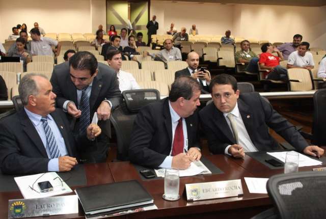 Deputados aprovam 23 projetos, entre eles empr&eacute;stimo de R$ 1 bi