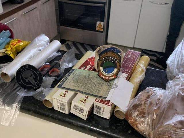 Quatro s&atilde;o presos em a&ccedil;&atilde;o contra com&eacute;rcios que escondiam venda de coca&iacute;na