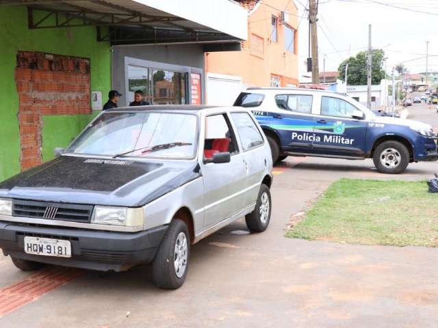 Ladr&atilde;o volta a local de roubo, &eacute; reconhecido por moradores e preso 