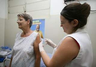  vacina está disponibilizada em todos os postos de saúde dos municípios. (Foto: Divulgação)
