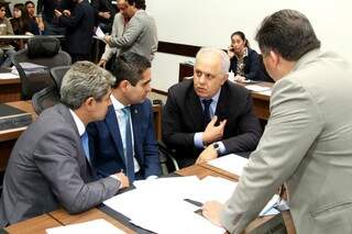 Deputados Rinaldo Modesto, Herculano Borges, Flávio Kayatt e Lídio Lopes, assinaram a emenda (Foto: Victor Chileno/ALMS)