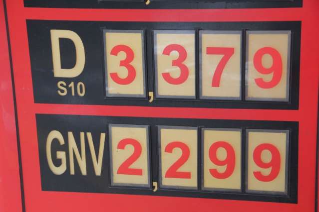 Em tempos de gasolina cara, d&aacute; para economizar at&eacute; 60% com g&aacute;s natural