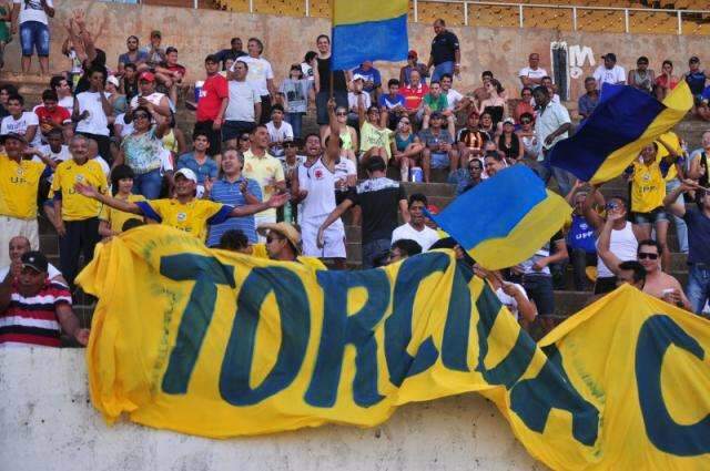 Torcedor de camiseta amarela pagar&aacute; R$ 2 para Cene x Ivinhema