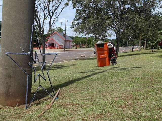 A 40 dias do Natal, ruas recebem decora&ccedil;&atilde;o em Campo Grande