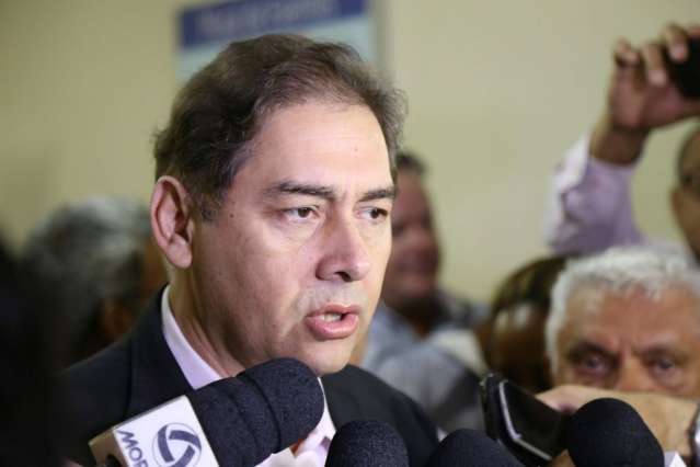 Prefeito concede entrevistas e toma caf&eacute; com lideran&ccedil;as comunit&aacute;rias