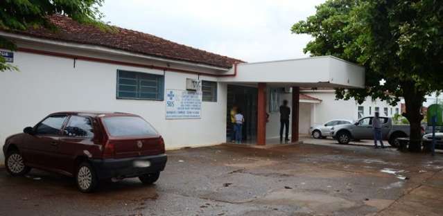 M&eacute;dico embriagado tenta agredir paciente com canivete e &eacute; demitido