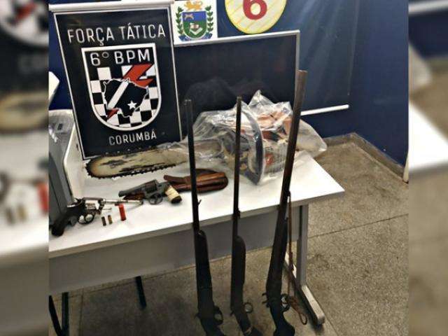 Suspeito de duplo homic&iacute;dio morre em confronto com policiais